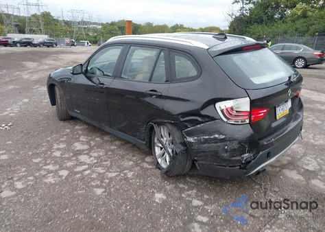 2015 BMW X1 xDrive28I z USA, uszkodzony, nr VIN WBAVL1C56FVY29657